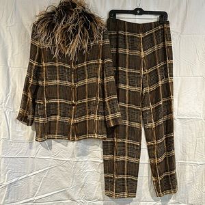 Bill Blass vintage pant suit with feathered collar - size 12